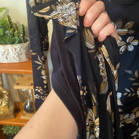 Tommy Hilfiger floral ruched dress 😍😍😍 - Picture 12 of 13